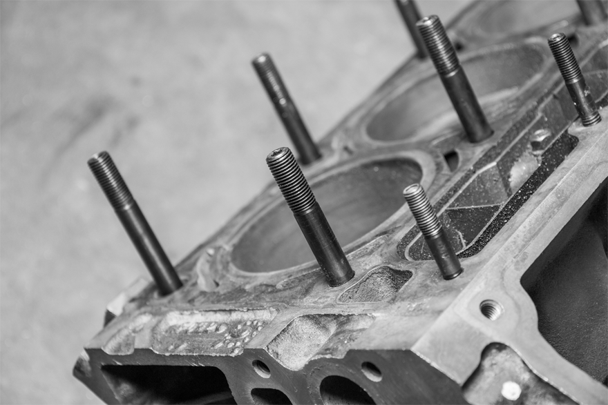 Head Stud for LS/LM/LQ Engine LS1 LS3 LQ9 5.3L 5.7L 6.0L Med Length 2pcs